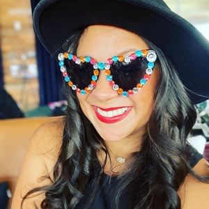 Meet your Posher, Roxanne